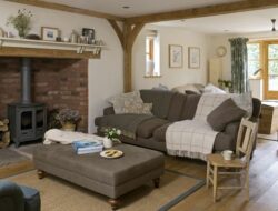 Country Cottage Living Room Decor