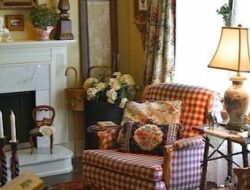 English Cottage Living Room Furniture
