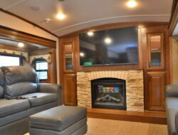 Jayco Front Living Room 5th Wheel