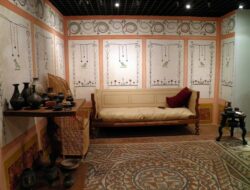 Roman Living Room Furniture