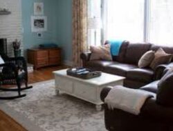 Shabby Chic Living Room With Brown Sofa