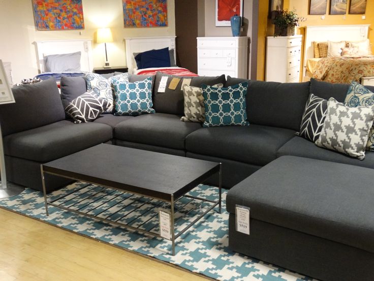 huck finn's living room furniture
