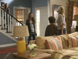 Color Of Living Room On Modern Family
